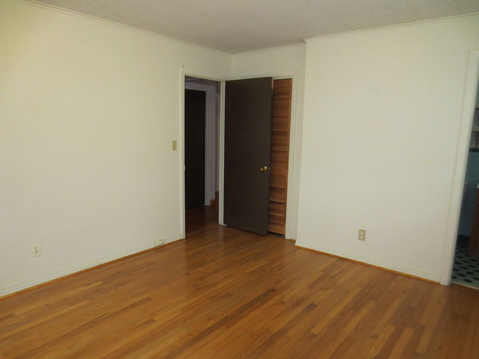 1st image of 234 NW Gwen Lake Ave