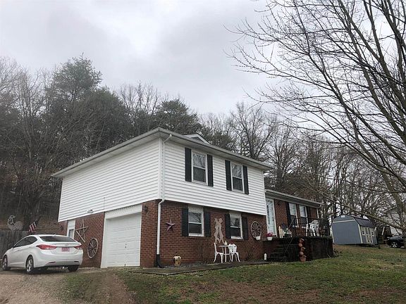 2nd image of 620 Barker Ln E