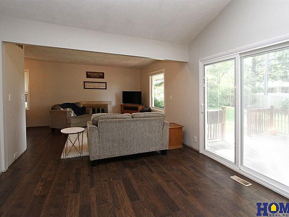 3rd image of 3401 Stockwell St