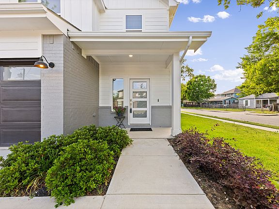 2nd image of 3367 Conroe St