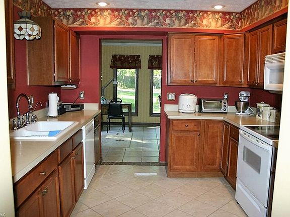 5th image of 3575 Loma Ln