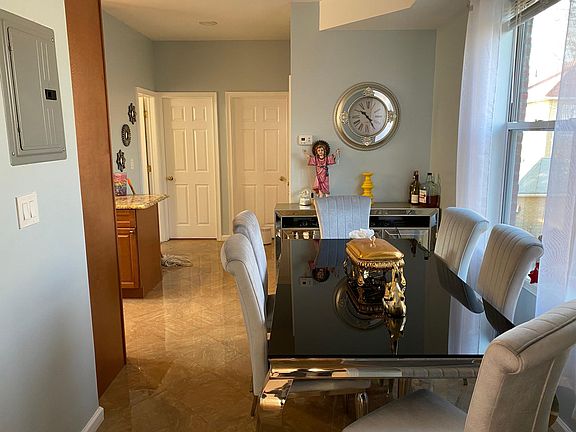 2nd image of 2429 Hering Ave Floor 2