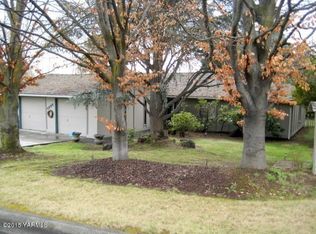 4506 Surrey Ln, Yakima, WA 98908