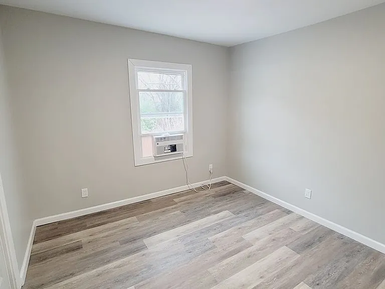 1112 Bedford Ave — Photo 5