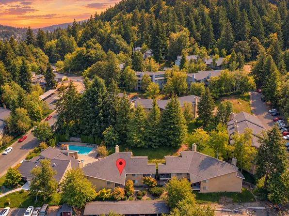 9842 SE Talbert St, Clackamas, OR 97015