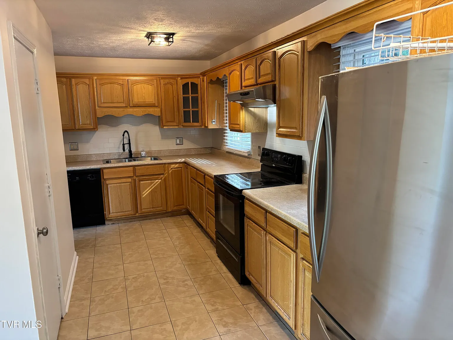 3 bed, 1200 sqft, $1,600 — Photo 4