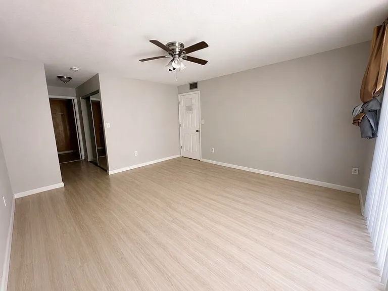 410 NW 214th St #105 — Photo 21