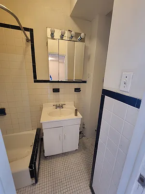 Rented by ONE Manhattan Real Estate | media 10