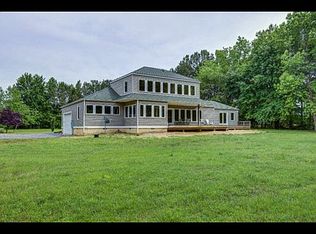39 Cove Creek Ct, White Stone, VA 22578