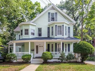 340 Cabot St #1, Newtonville, MA 02460