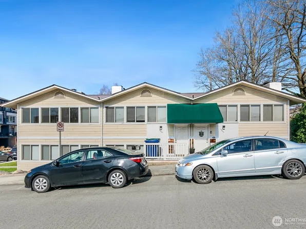 9200 Densmore Avenue N, Seattle, WA 98103