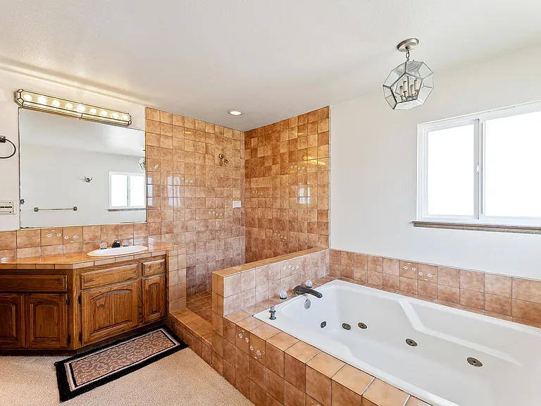 1364 Weymouth Ln — Photo 20
