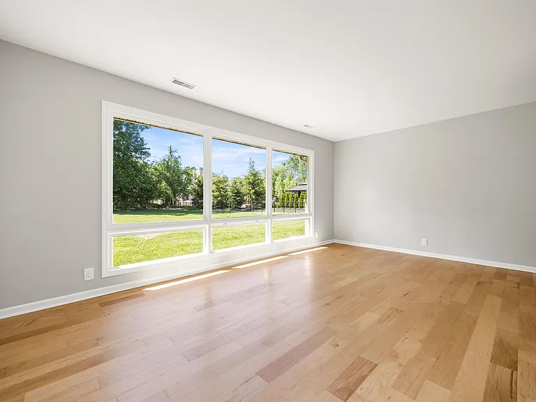 6096 Darramoor Rd — Photo 8