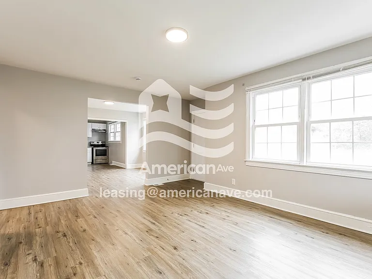 1325015_004_living_room_4.jpg