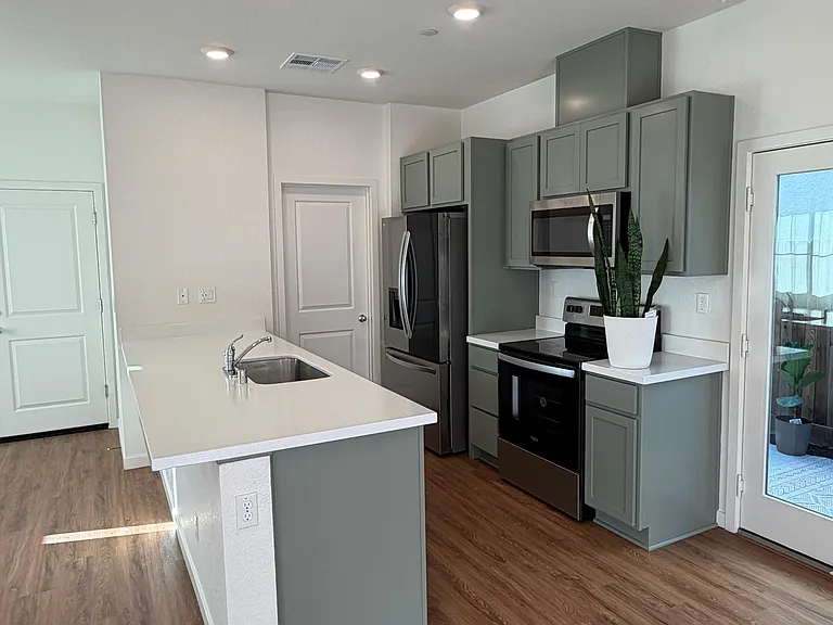 7000 Santa Venetia Pl — Photo 3