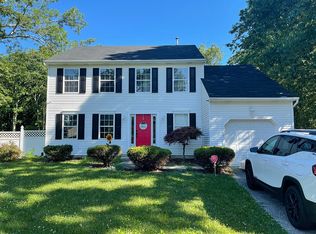 127 Country Ln, Sicklerville, NJ 08081