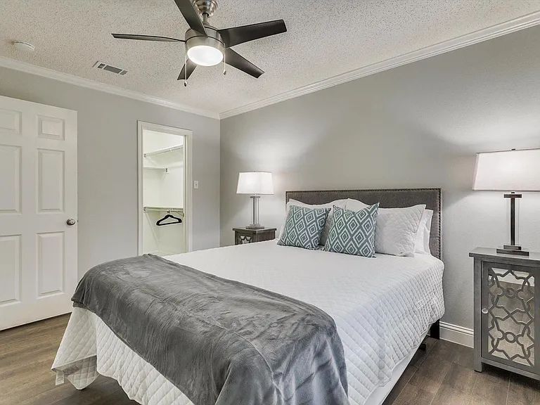 1717 Parkwood Dr — Photo 22