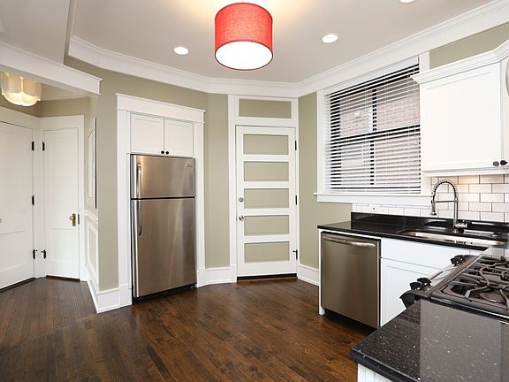 5th image of 1938 W Berenice Ave #3