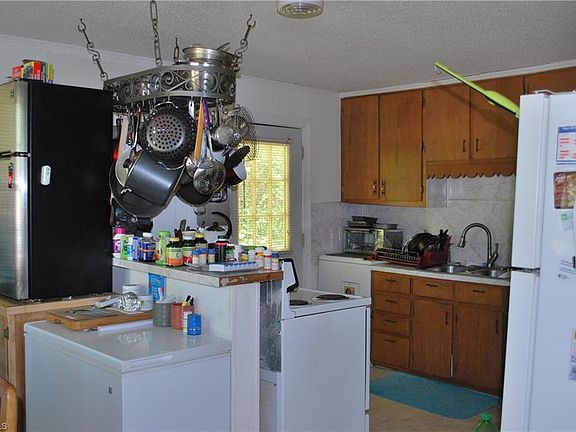 4th image of 365 Duke St
