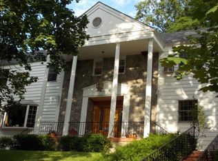 196 Oakland Ave, Eastchester, NY