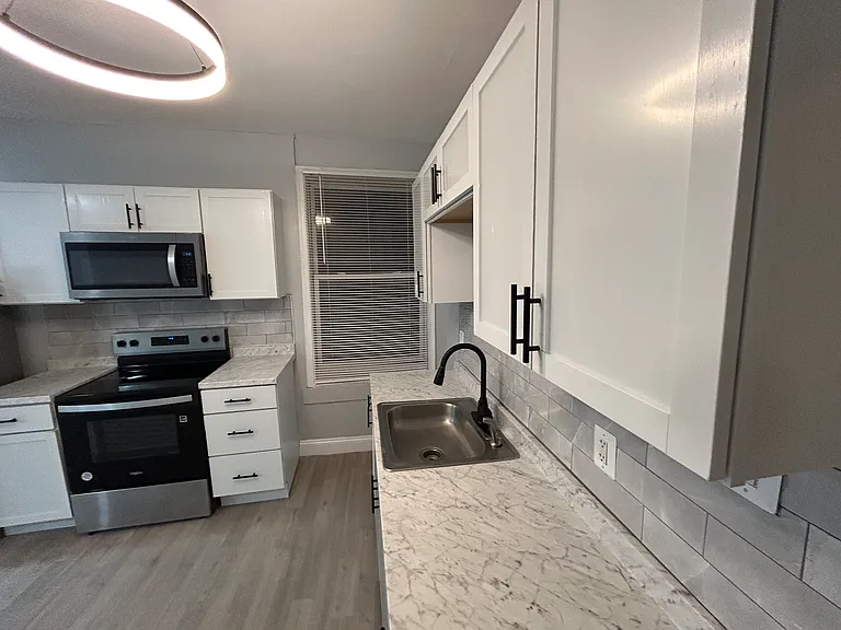 173 W Ridge St #4 — Photo 8