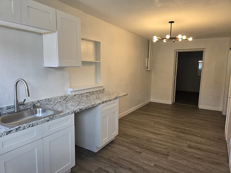 1624 Coral Way — Photo 4