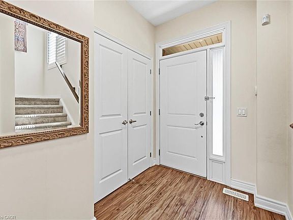 3rd image of 1 Southshore Cres