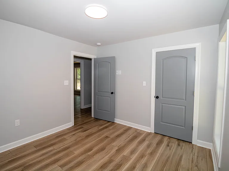 143 Reichard Dr — Photo 16