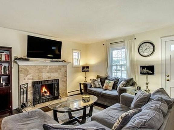 4th image of 33 Gravel Hill Rd