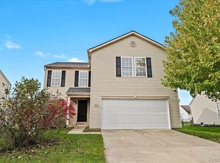 901 Prairie Ln, Milan, MI 48160