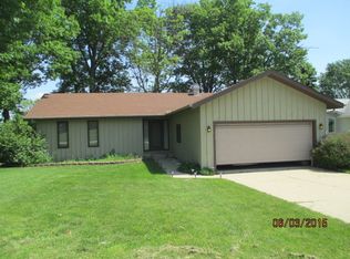 918 Wiltshire Dr, McHenry, IL 60050