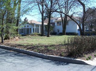 83 Demott Ln, Somerset, NJ 08873