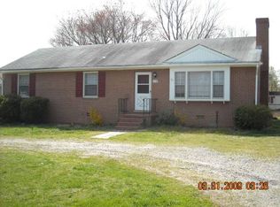 1132 Starlight Ln, North Chesterfield, VA 23235