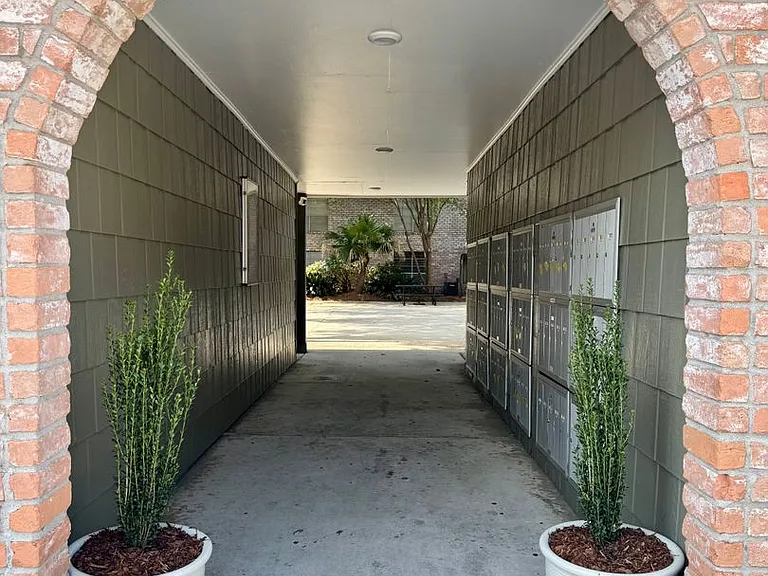 Spanish Oaks — Photo 40