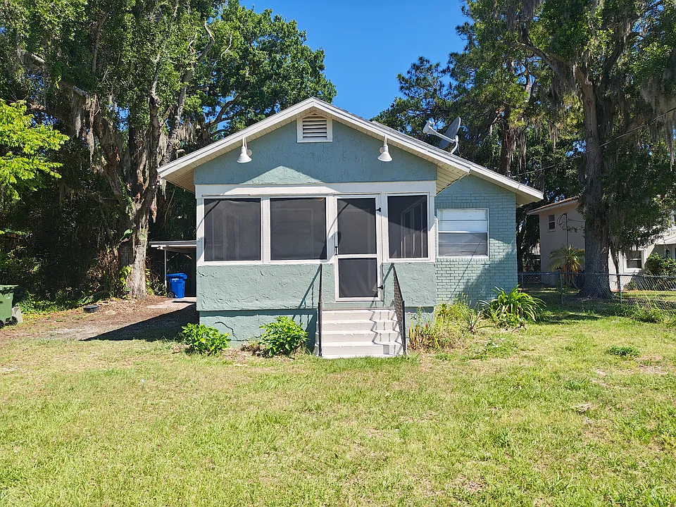 N Lake Shipp Dr SW