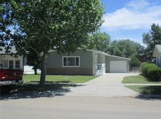 819 N Crawford Ave, Hardin, MT 59034