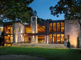 4668 N Lake Dr, Whitefish Bay, WI 53211