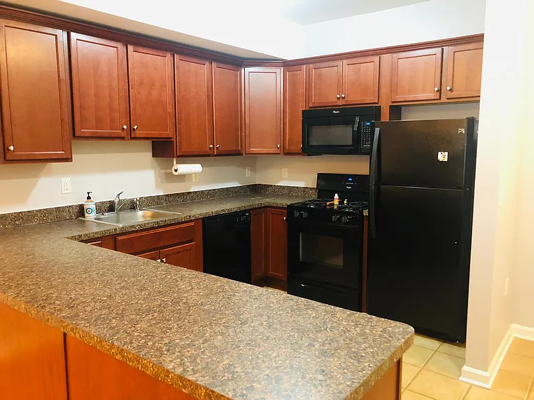713 Liberty Ct #713 — Photo 3