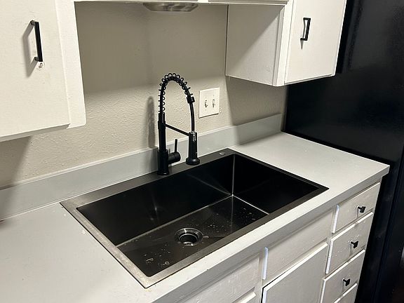 2nd image of 1500 E Beverly Dr #211