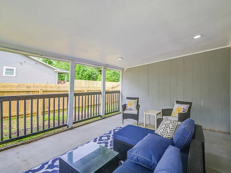 541 Circle Dr — Photo 6