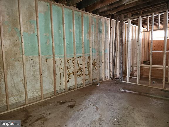 5th image of 1117 N Longwood St