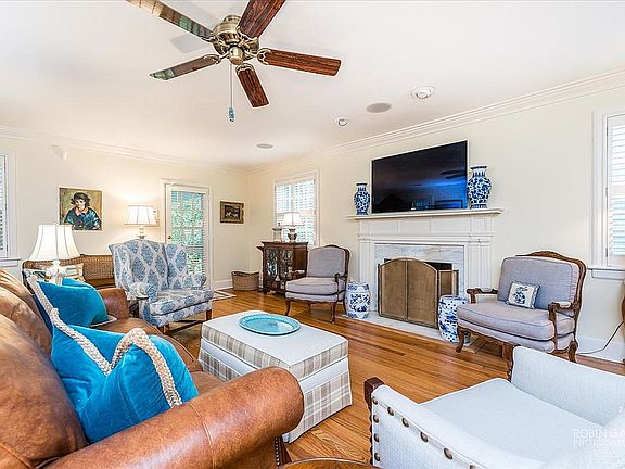 3rd image of 2890 Hillandale Cir