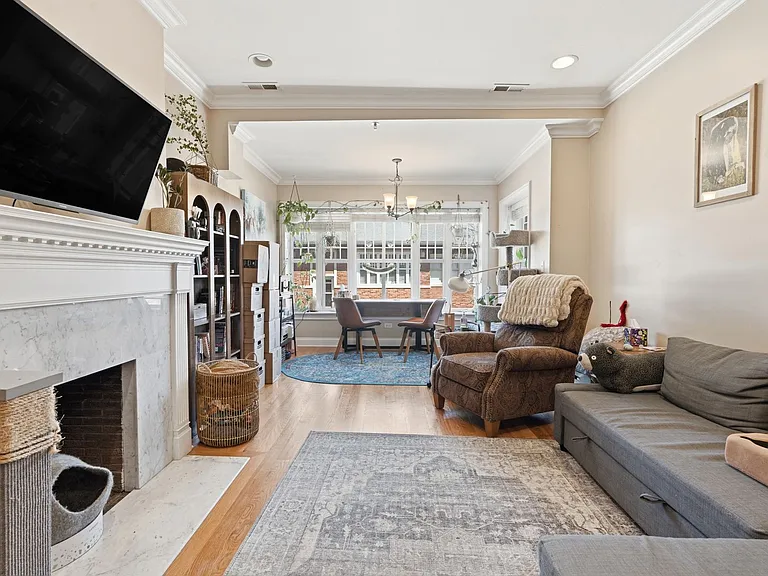 Hinman Court Condos — Photo 23