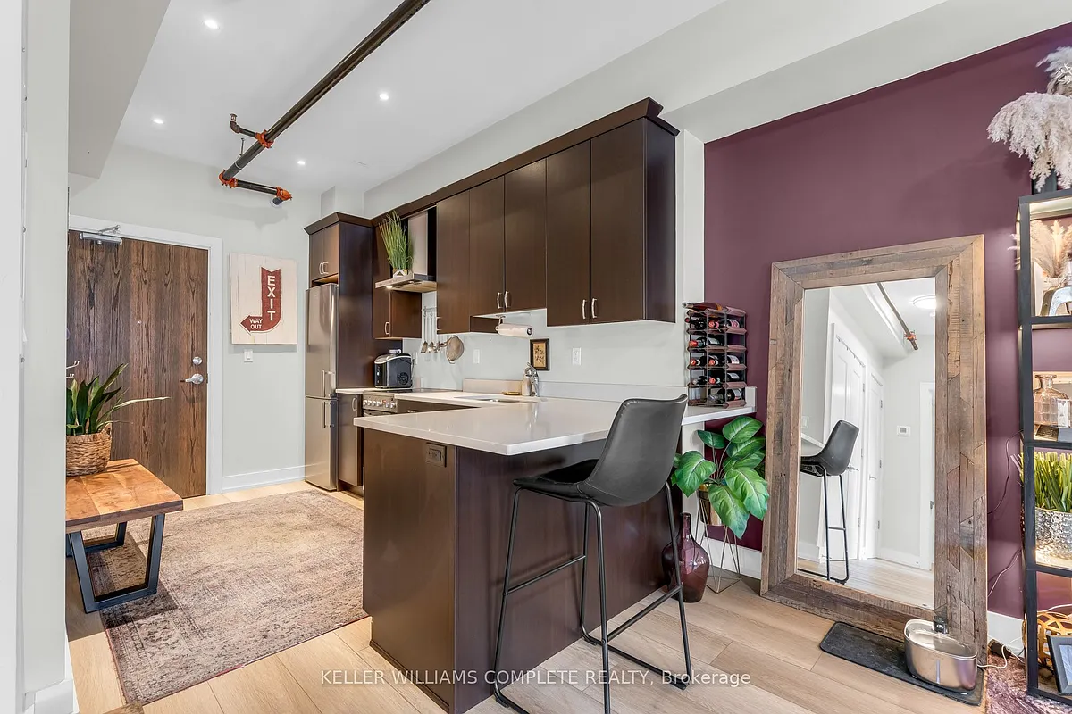 Building Photo - 35 King William St #206