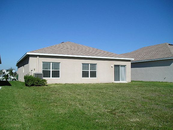 3rd image of 901 Parker Den Dr