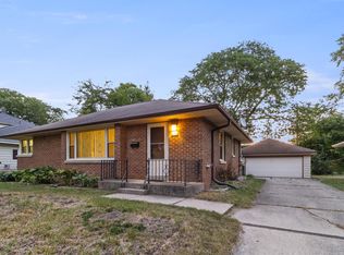5330 N Navajo Ave, Glendale, WI