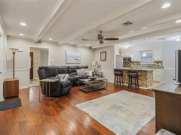 2nd image of 13 Brittany Dr
