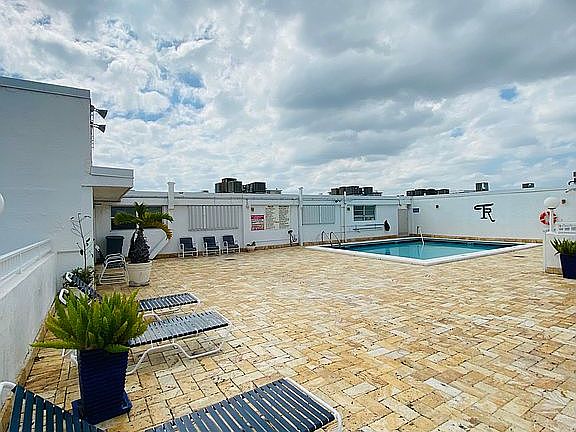 3rd image of 17800 Atlantic Blvd #Penthouse 13