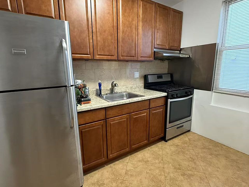 1st image of 6806 14th Ave Floor 1