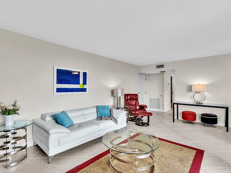 2455 Lindell Blvd #3401 — Photo 7